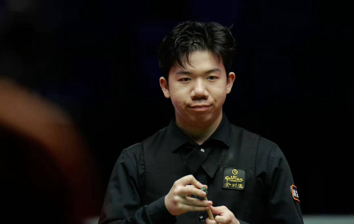 相比年轻球 相比年轻球