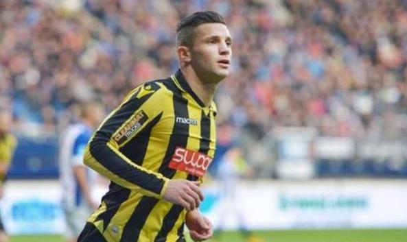 在赛前保持 在赛前保持