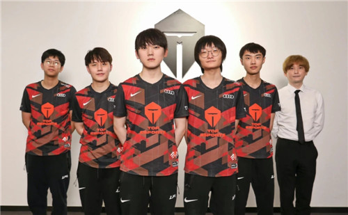 篮板拼抢也
